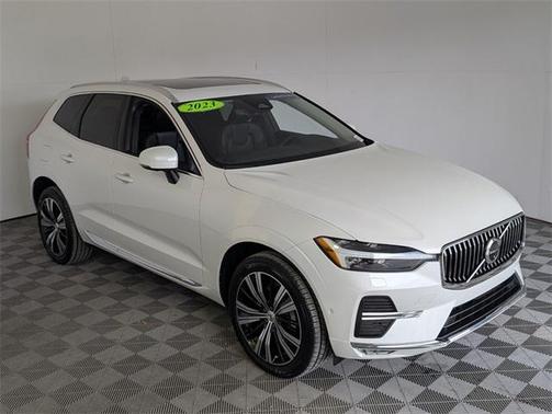 2023 Volvo XC60 B5 Plus Bright Theme