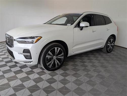 2023 Volvo XC60 B5 Plus Bright Theme