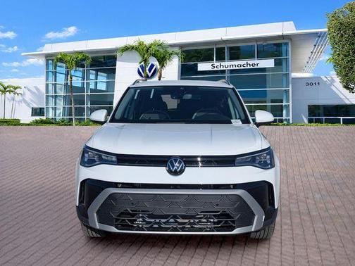 Pure White 2026 Volkswagen Taos 1.5T SE