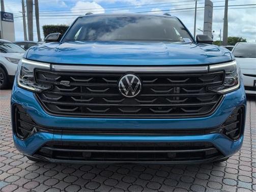 2025 Volkswagen Atlas Cross Sport 2.0T SEL R-Line Black