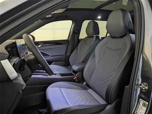 2025 Volkswagen Tiguan 2.0T SE R-Line Black