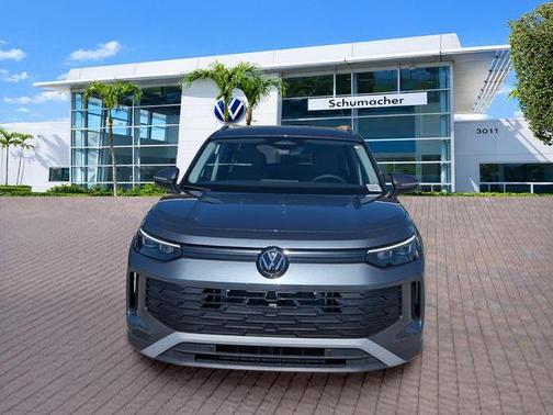 Platinum Gray Metallic 2026 Volkswagen Tiguan 2.0T SE