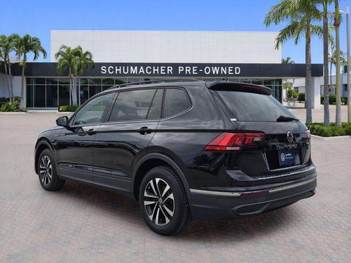 Deep Black Pearl Effect 2023 Volkswagen Tiguan 2.0T S