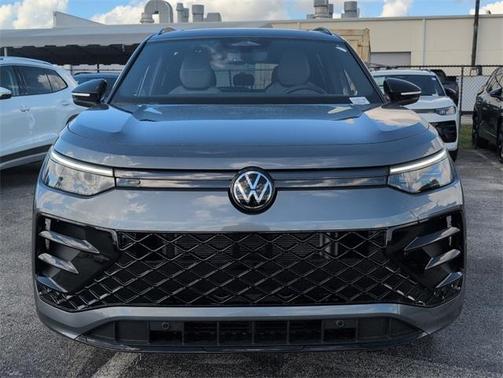 2025 Volkswagen Tiguan 2.0T SE R-Line Black