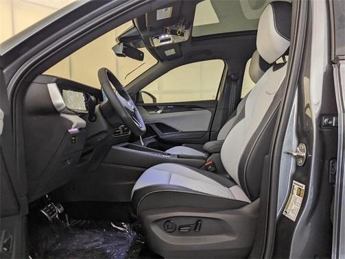 2025 Volkswagen Tiguan 2.0T SE R-Line Black