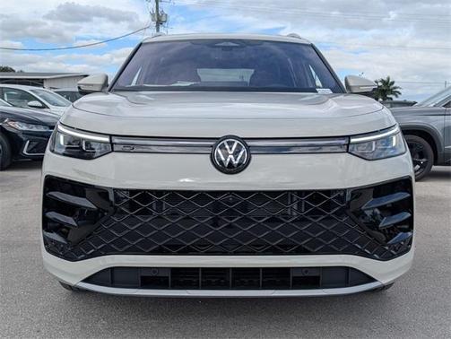 2026 Volkswagen Tiguan 2.0T SEL R-Line