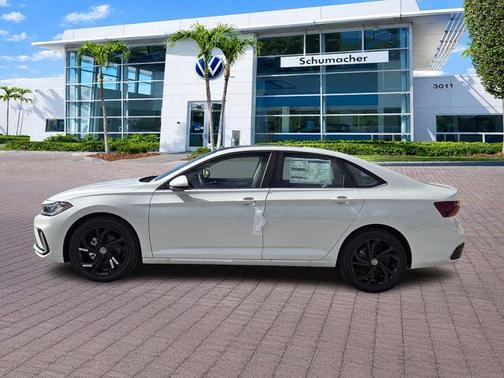 Opal White Pearl 2026 Volkswagen Jetta 1.5T SE