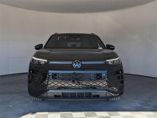 2025 Volkswagen Tiguan 2.0T SE R-Line Black