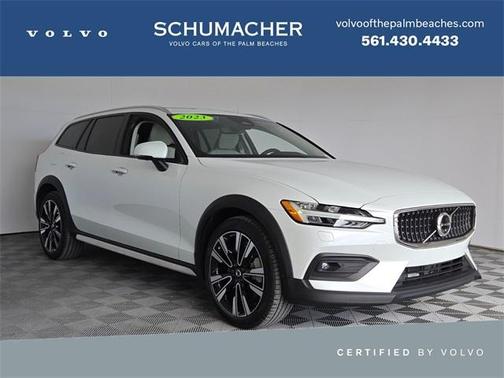 2023 Volvo V60 Cross Country B5 Ultimate