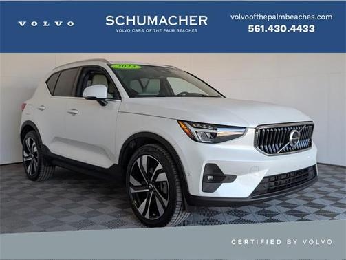 2023 Volvo XC40 B5 Plus Bright Theme