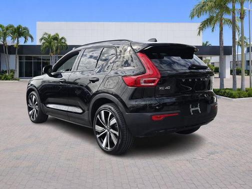2021 Volvo XC40 Recharge Pure Electric P8