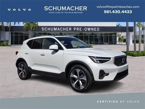 2023 Volvo XC40 B4 Plus Bright Theme