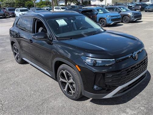 2025 Volkswagen Tiguan 2.0T SE