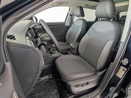 2025 Volkswagen Taos 1.5T SE Black