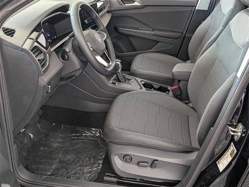 2025 Volkswagen Taos 1.5T SE Black