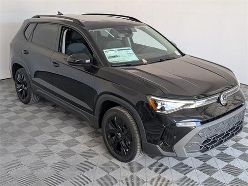 2025 Volkswagen Taos 1.5T SE Black