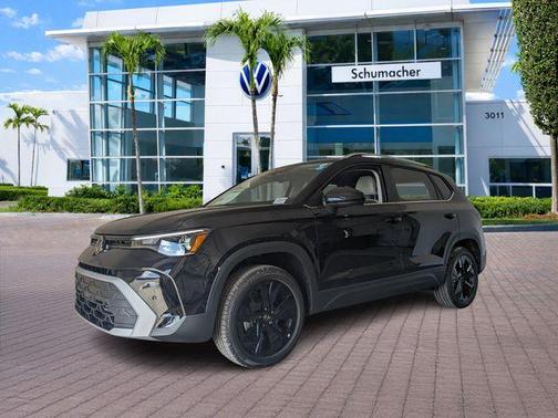 Deep Black Pearl Effect 2026 Volkswagen Taos 1.5T SE
