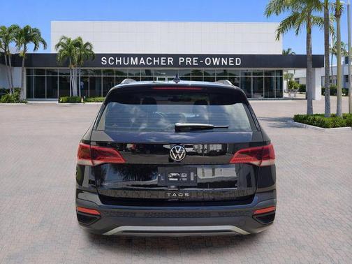 Deep Black Pearl Effect 2023 Volkswagen Taos 1.5T S