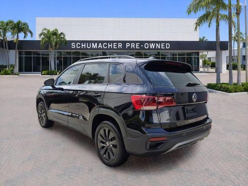 Deep Black Pearl Effect 2023 Volkswagen Taos 1.5T S