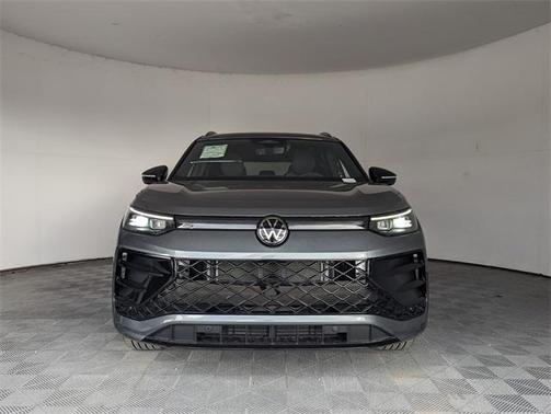 2025 Volkswagen Tiguan 2.0T SE R-Line Black