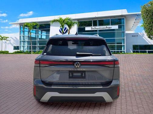 Platinum Gray 2026 Volkswagen Tiguan 2.0T SE