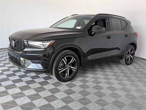 2024 Volvo XC40 B5 Core