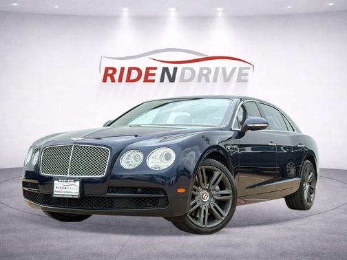 Black Sapphire Metallic 2016 Bentley Flying Spur V8