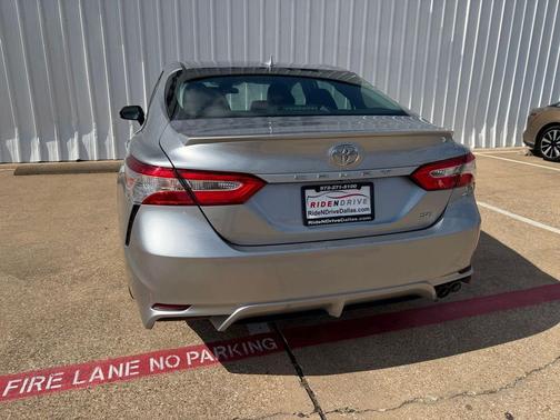 Celestial Silver Metallic 2020 Toyota Camry SE