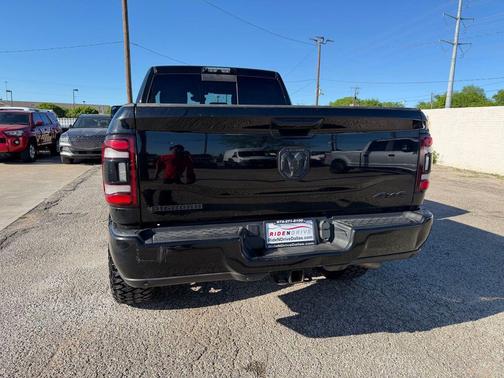 2021 RAM 2500 Big Horn Crew Cab 4x4 6'4' Box