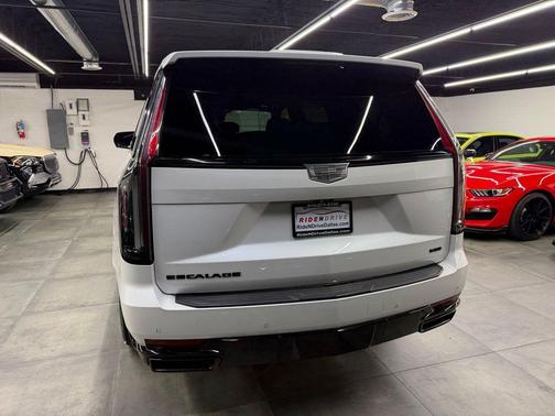 2023 Cadillac Escalade Sport Platinum