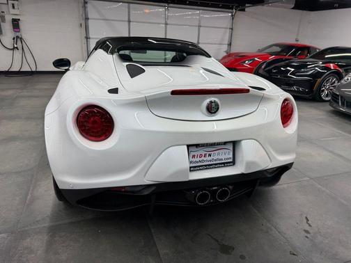 2018 Alfa Romeo 4C Spider Base