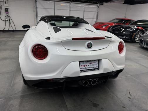 2018 Alfa Romeo 4C Spider Base