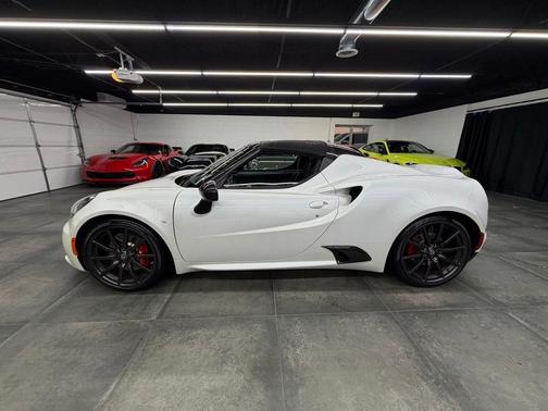 2018 Alfa Romeo 4C Spider Base