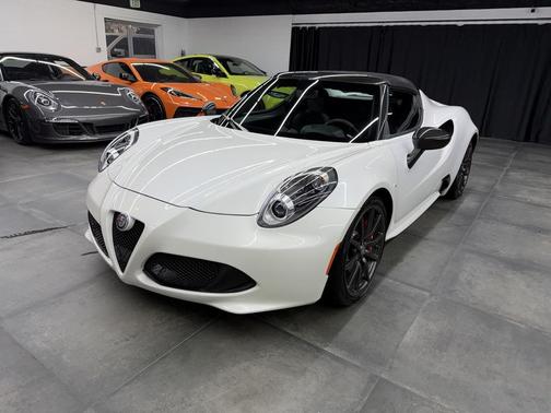 2018 Alfa Romeo 4C Spider Base