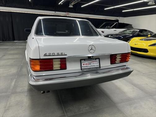 1986 Mercedes-Benz E-Class 420