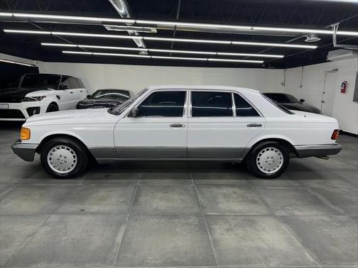 1986 Mercedes-Benz E-Class 420