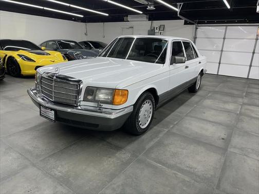 1986 Mercedes-Benz E-Class 420