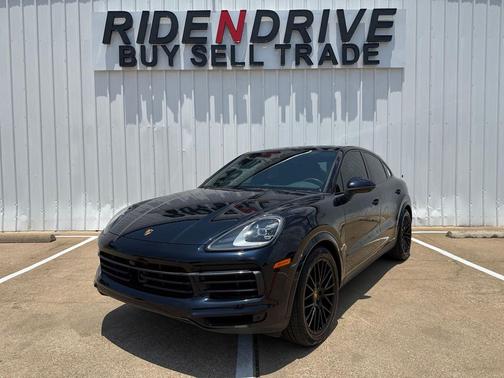Moonlight Blue Metallic 2023 Porsche Cayenne Cayenne