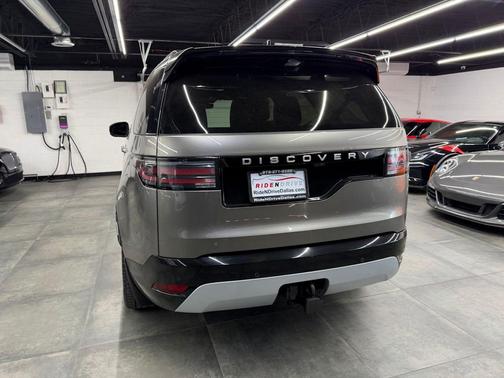 2024 Land Rover Discovery P360 Metropolitan Edition