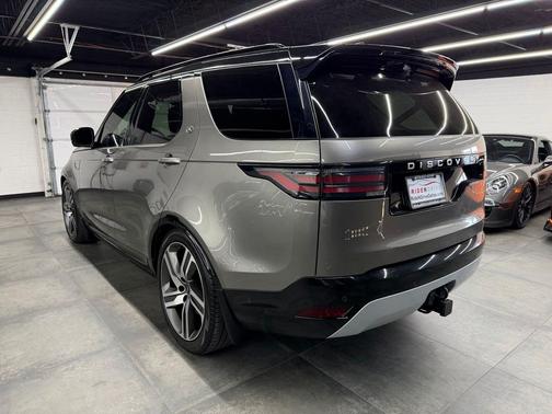 2024 Land Rover Discovery P360 Metropolitan Edition