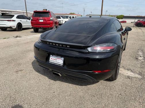 2017 Porsche 718 Cayman Base