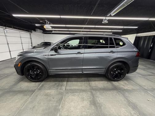 2024 Volkswagen Tiguan 2.0T SE R-Line Black