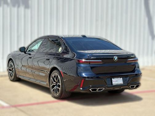 Carbon Black Metallic 2023 BMW 760 i xDrive