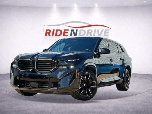 Black Sapphire Metallic 2024 BMW XM Base