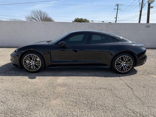 2020 Porsche Taycan Turbo