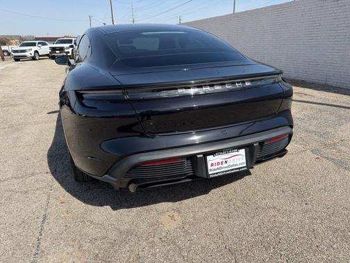 2020 Porsche Taycan Turbo