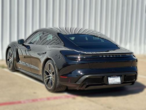 2020 Porsche Taycan Turbo