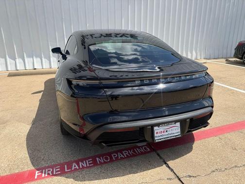 Jet Black Metallic 2020 Porsche Taycan Turbo