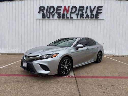 Celestial Silver Metallic 2020 Toyota Camry SE