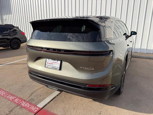 Aurora Green Metallic 2026 Lucid Gravity Dream Edition